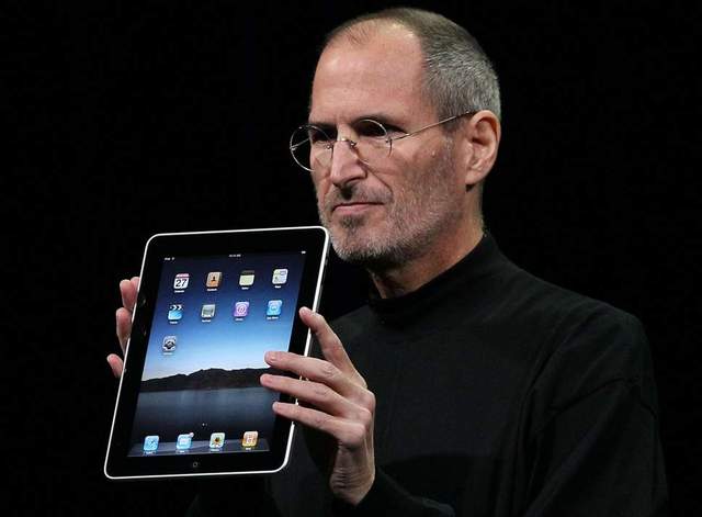 Steve Jobs Applelera itzultzen