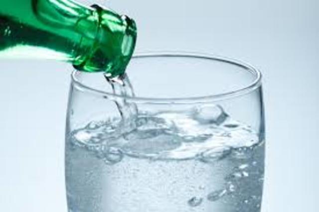 "Agua carbonatada"