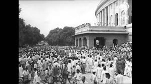 India gains independence from Britain