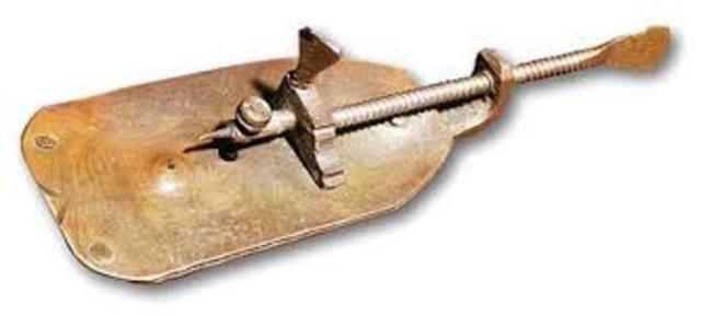 Anton Van Leeuwenhoek creates a compound microscope and telescope