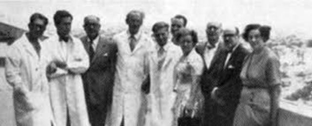 Publicación de la primer revista