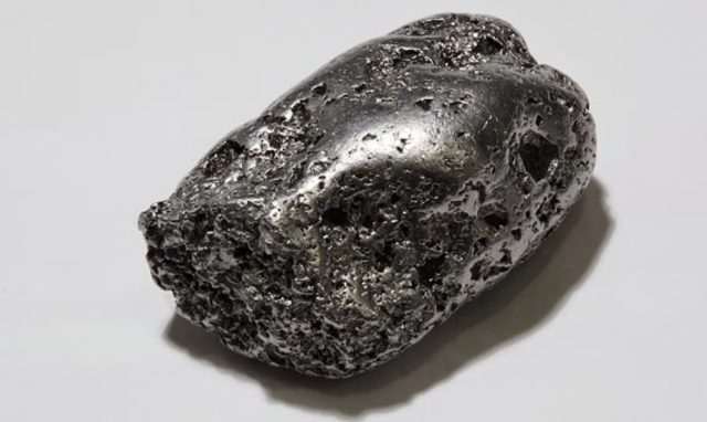 ULLOA DESCUBRE EL PLATINO EN SUDAMÉRICA, PRIMER ELEMENTO QUÍMICO DESCUBIERTO EN AMÉRICA