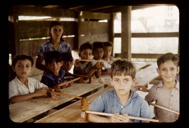 Inicio de escuelas vocacionales.