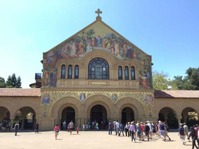 Año 1215 Se favoreció la independencia de las universidades del poder eclesiástico