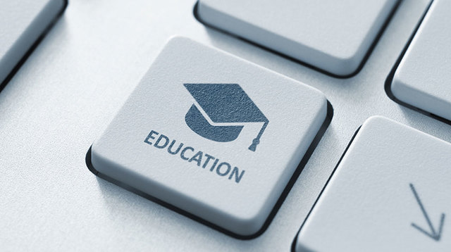 Primera Universidad a Distancia