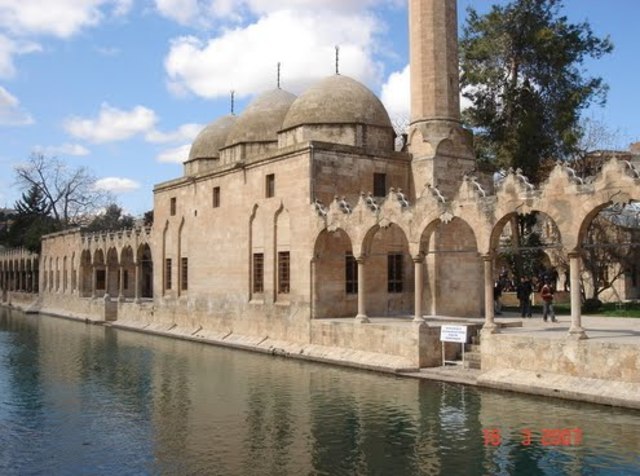 ESCUELAS DE EDESA Y NÍSIBIS