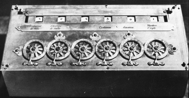 Creación de la máquina para sumar de Pascal