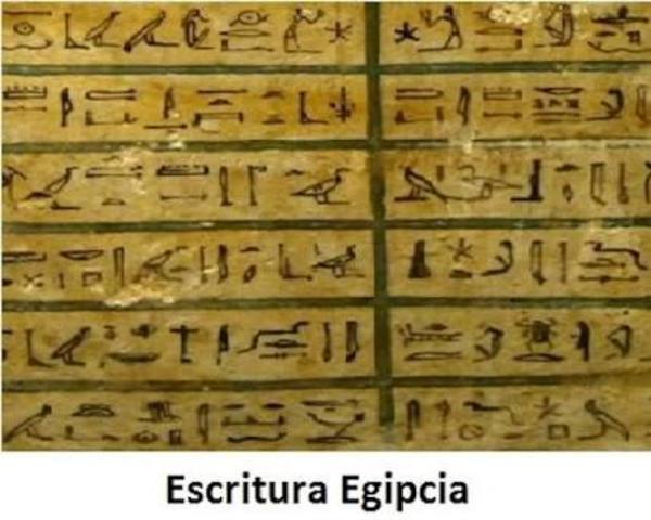 Invención del sistema de escritura silábica.