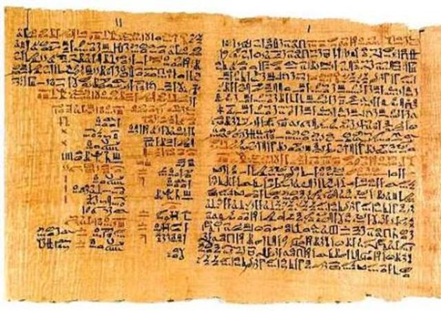Em Egipto se escribieron papiros de medicina.