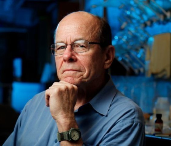 Karl Barry Sharpless descubrió reacciones de oxidación estereoselectivas