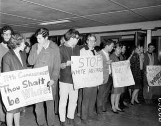 Racial Discrimination Act 1975 (Cth) passed.