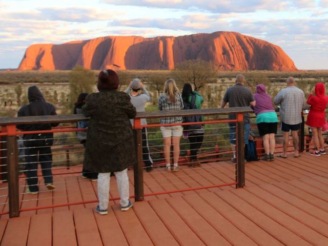 Handing back of Uluru