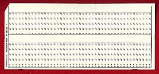 LA PRIMERA TARJETA PERFORADA