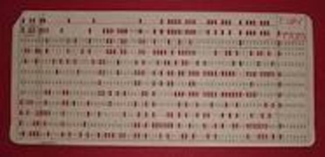 la primera tarjeta perforada