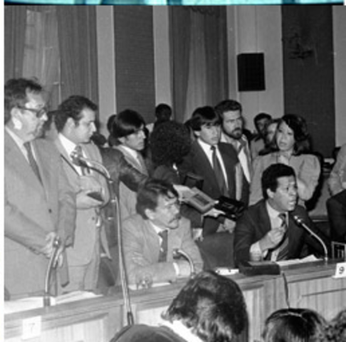 Siete miembros del M-19 en la Comisión Primera del Senado.