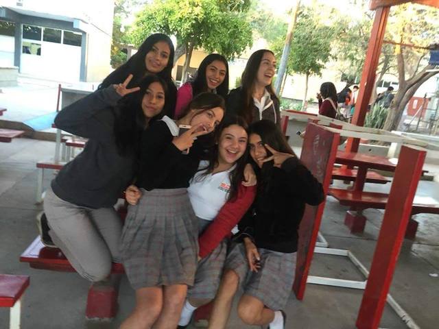 Mi primera foto con todas mis mejores amigas