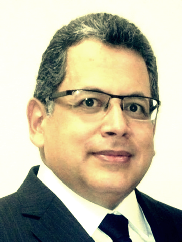 Sergio Béltran López con Dr. Nabor Carrillo Flores