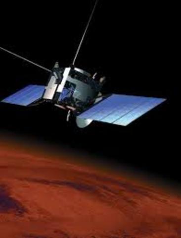 Vostok se reemplaza por Voskhod y Soyuz, sirviendo de modelo para los satélites Fotón