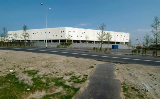 De Euroborg is het nieuwe onderkomen van FC Groningen en de trekker van het nieuwe Europapark. Maar Euroborg is niet alleen een stadion: in het gebouw zijn ook andere functies ondergebracht, waaronder een bioscoop, een school en een supermarkt.