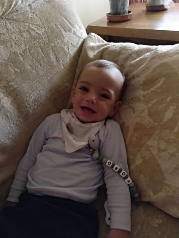 UNA PERSONETA VE AL MON