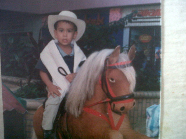 Cristian, falleció una día antes del cumpleaños de mi padre y aun a día de hoy le hecho muchísimo de menos, con sus locuras y travesuras.