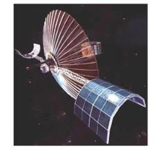 en la década del 70 Estados Unidos y Canadá lanzan el Appalachian Project, destinado a proveer educación a distancia por televisión a la región del midwest de ambos países.