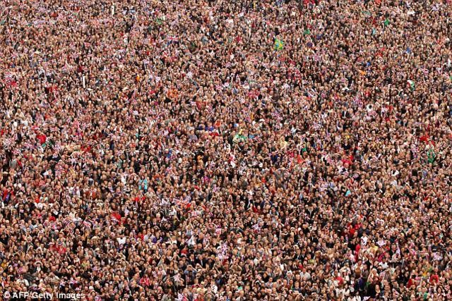 world population hits 6 billion