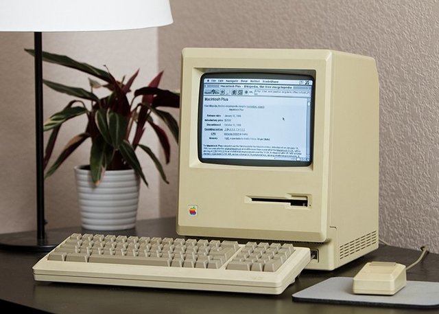 Macintosh Plus