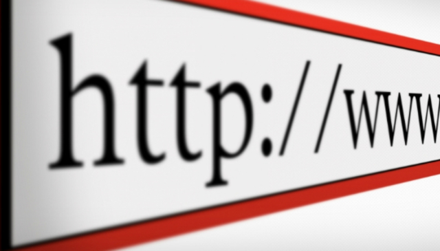 Se crea la primera página web por Tim Berners Lee