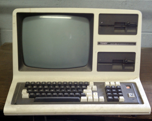 Se lanza la TRS-80