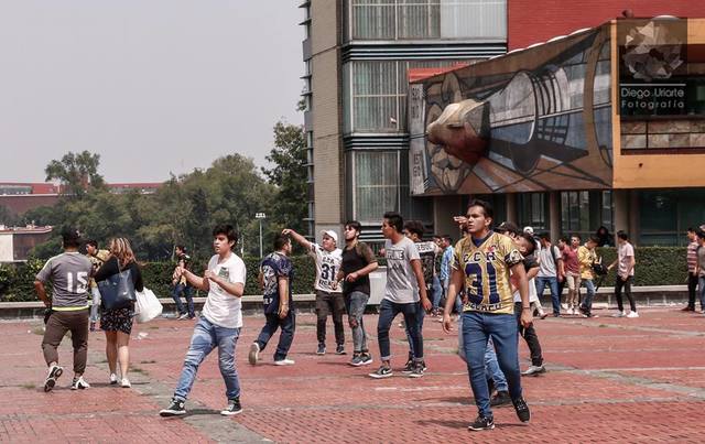 SEGUNDA MARCHA, LOS PORROS DEJAN HERIDOS.