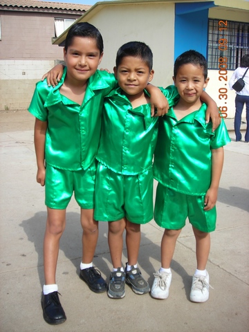 Participe en un bailable en la escuela