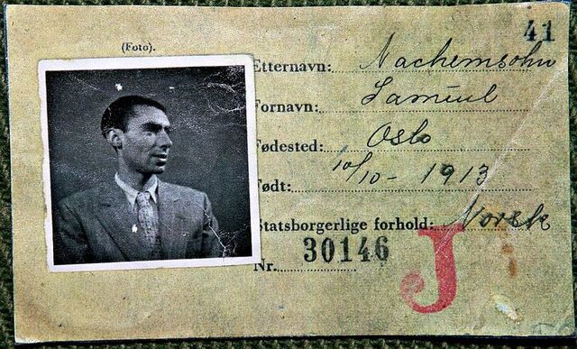 Rød J i legitimasjonskortet