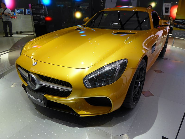 фирма Benz & Cie. разработала первый цилиндр для двигателей, которые Бенц назвал «contra engine», поскольку цилиндры были установлены противоположно друг другу