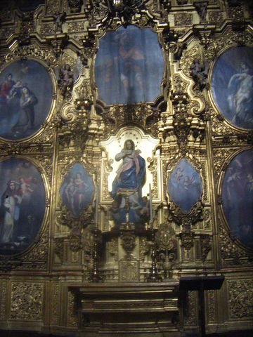 Se incia la edificacion del Retablo principal de la capilla de la Inmaculada Concepción.