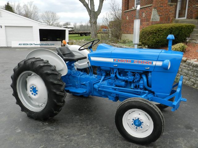 first gas tractor
