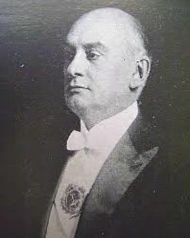 Asume Alvear como presidente