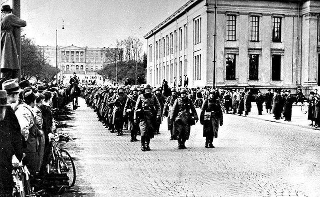 Det norske militæret kapitulerer