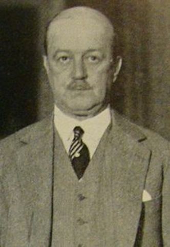 Asume la vicepresidencia Julio Roca Hijo