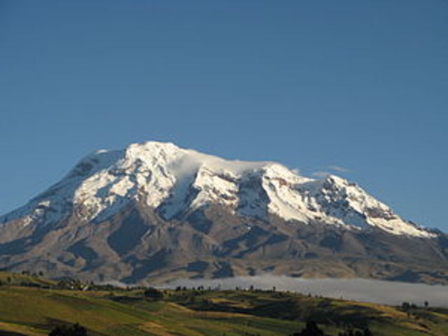 Visitan Ecuador y sus volcanes(Chimborazo, Pichincha, Ect...) el cual creyo el mas alto del mundo