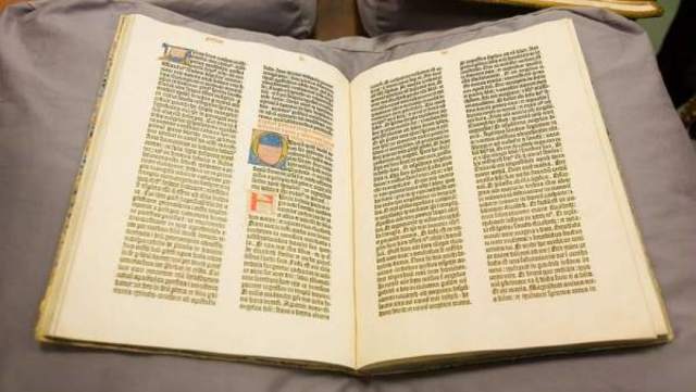 Gutenberg publica su biblia