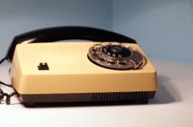 Los hermanos John y Charles Erickson, junto con Frank Lundquist, diseñan el primer sistema de “disco”.