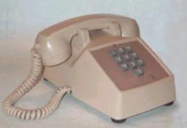 La “Western Electric” lanza al mercado el primer teléfono de tonos, el modelo 1500.
