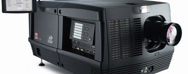 SURGEM OS PROJETORES MULTIMÍDIA