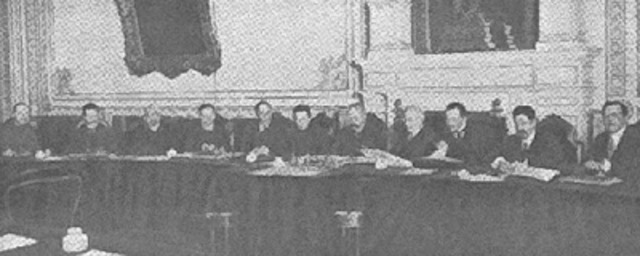 EL GOBIERNO PROVISIONAL Y LOS SOVIETS