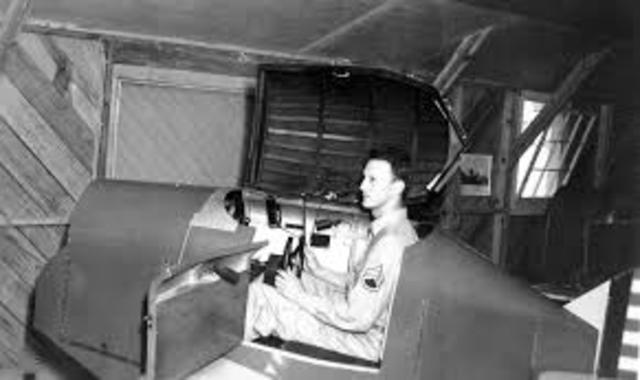 First Electromechanical Flight Simulator