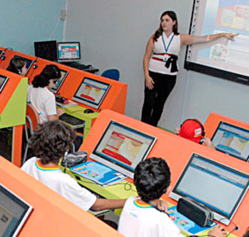 Laboratório de línguas: aprendizado por repetição