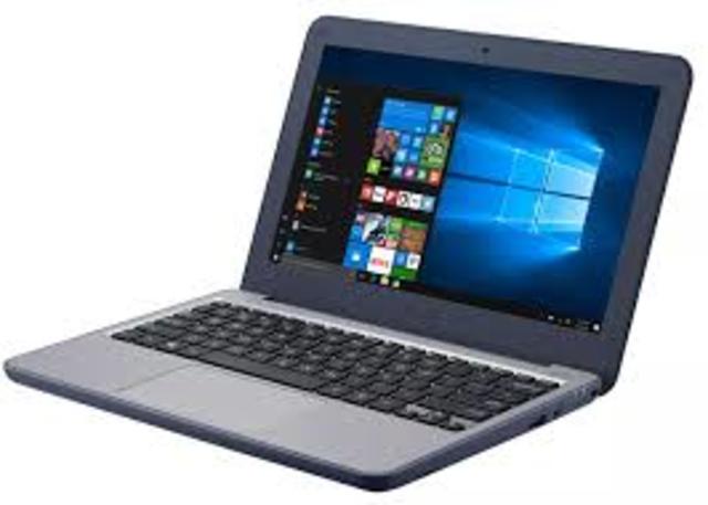 Primera laptop o computadora portátil