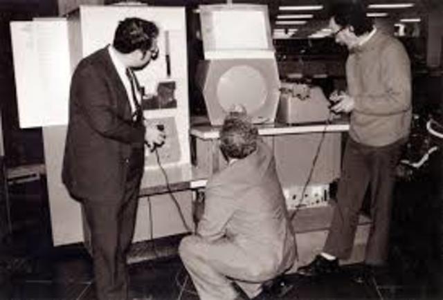 Se desarrolla el primer juego de ordenador, llamado Spacewar!.