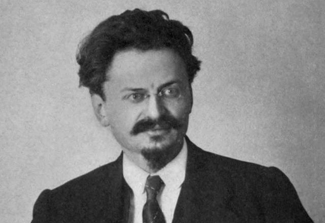 Expulsión de Trotsky.